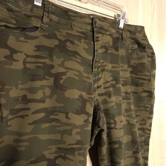 A.N.A Plus Green Camouflage Skinny Jeans 18W - Picture 5 of 9